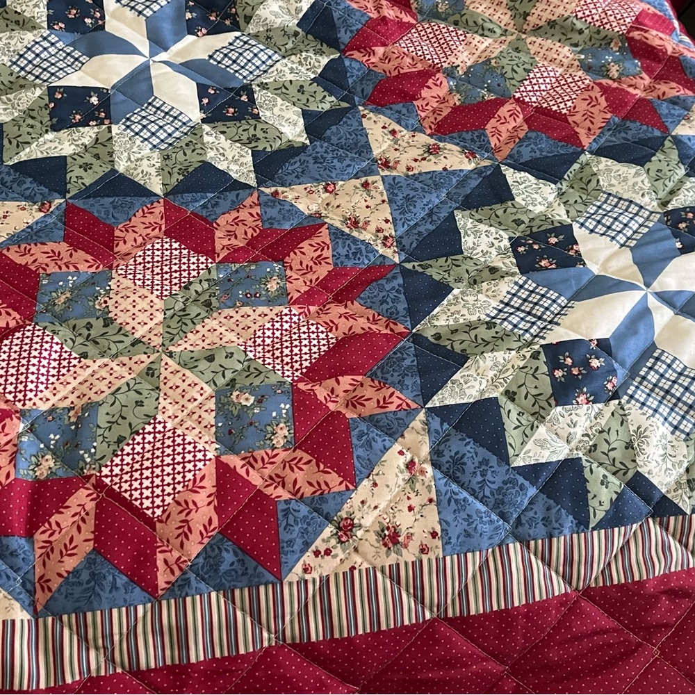 Mainstays Patchwork Quilted Bedspread in Red, Blue, Cream - Full - Picture 2 of 5
